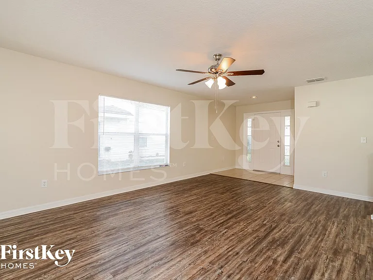 6173 Skylarkcrest Dr — Photo 2