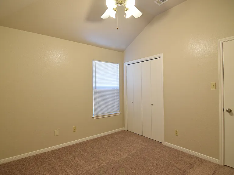 807 Hartrick Cir — Photo 14