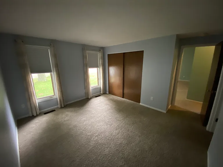 1822 Folsom Ln — Photo 2