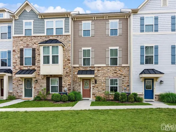 703 Bayside Ct, South Amboy, NJ 08879