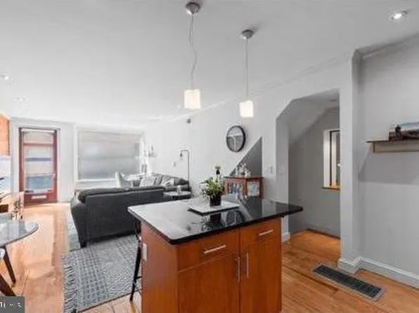 229 Race St, Philadelphia, PA 19106
