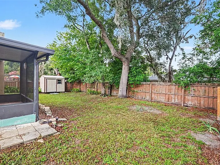 17703 Cranbrook Dr — Photo 26