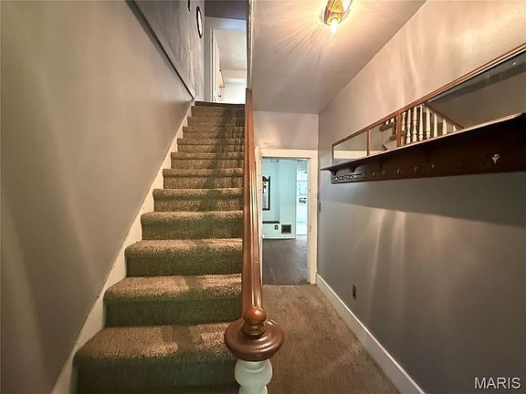 5th image of 909 Bluff St