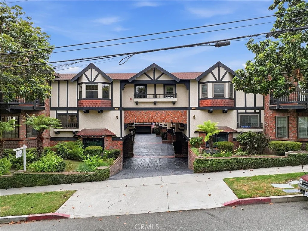 3 bed, 1966 sqft, $6,800 — Photo 3