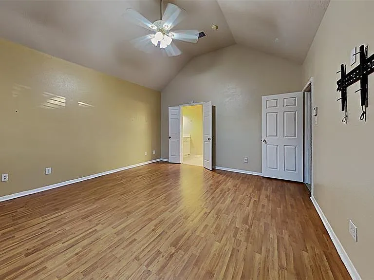 2114 Winding Hollow Dr — Photo 8