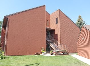 3082 Manchester St, Bismarck, ND 58504