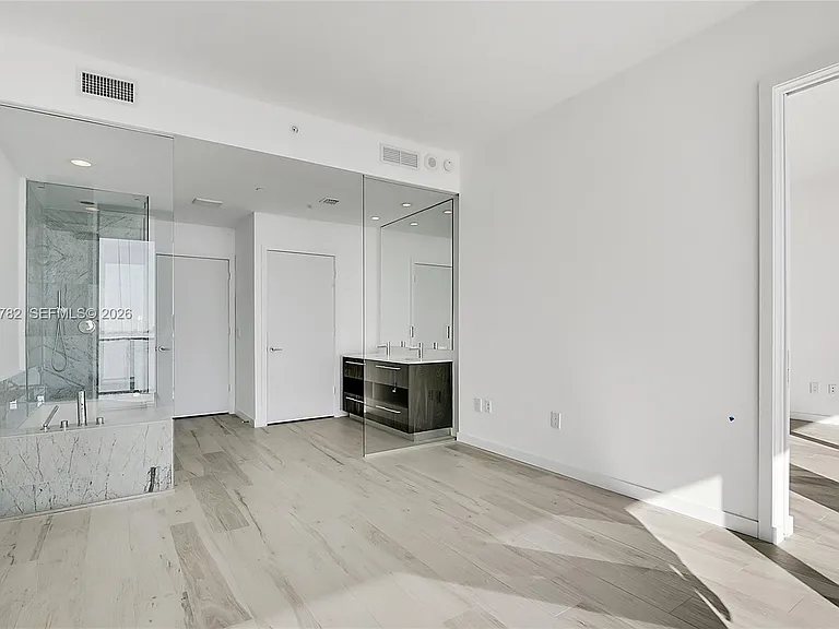 480 NE 31st St #904 — Photo 22
