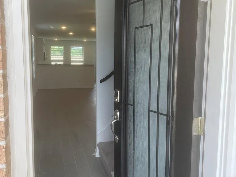 8111 Royal Palm Ct — Photo 2