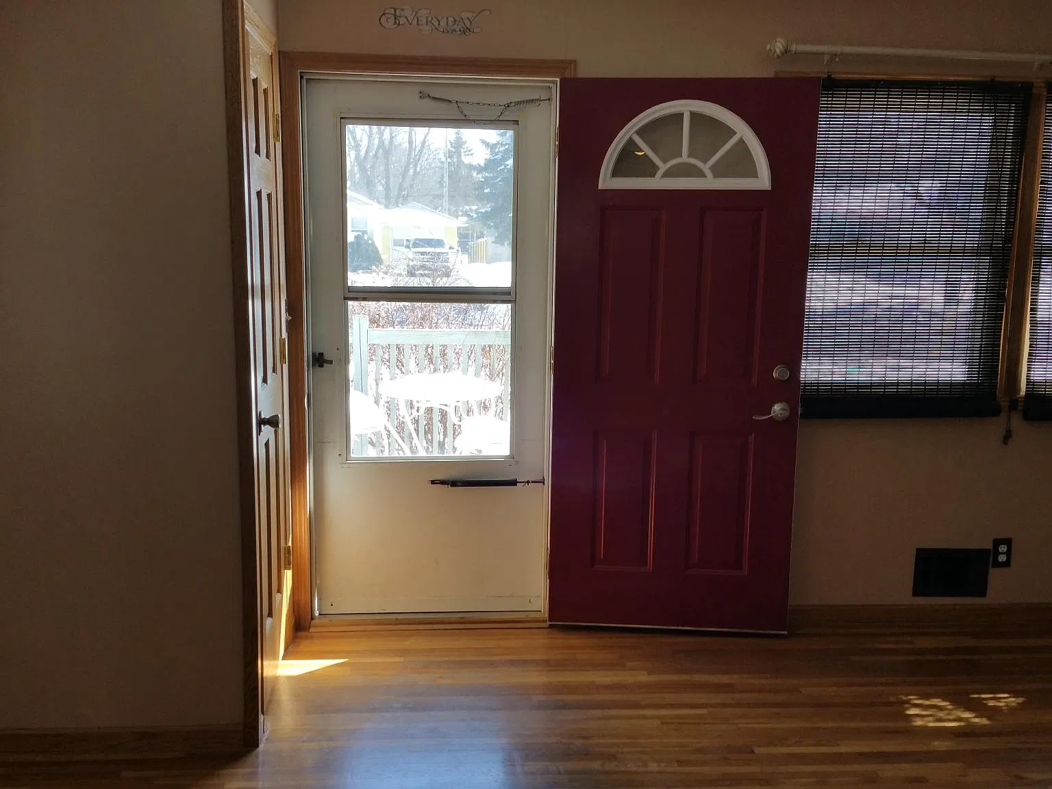 4 bed, 2000 sqft, $1,700 — Photo 4