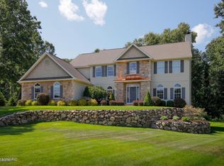 7202 Inverness Dr, Kalamazoo, MI 49009