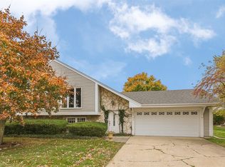 261 Cunningham Ln, Bloomingdale, IL 60108