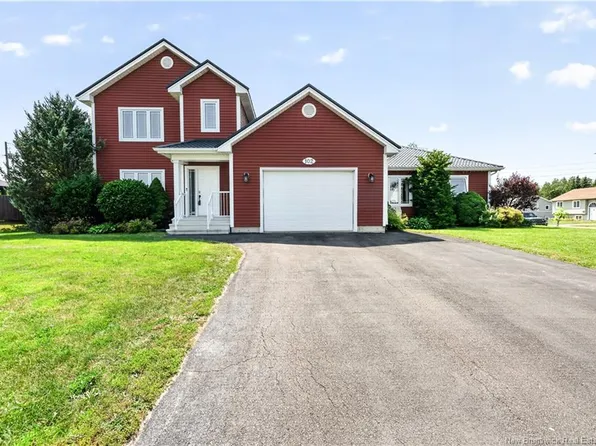 102 Fortune, Dieppe, NB E1A 8T7