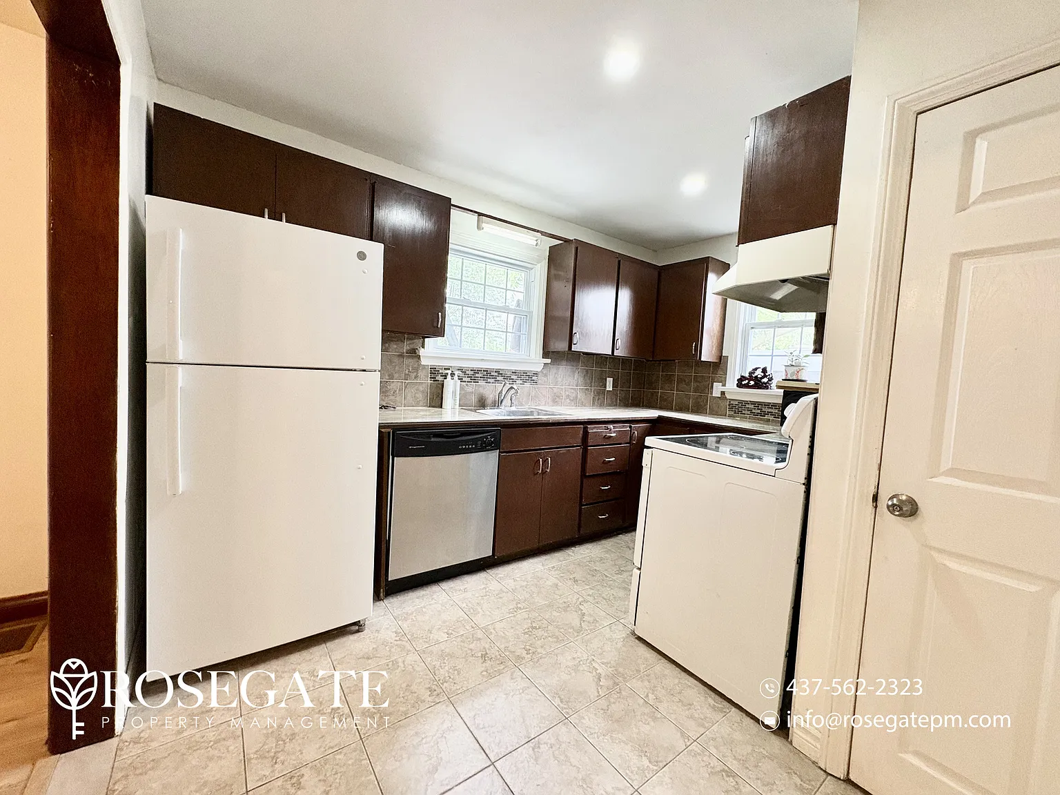 7181 Windsor Crescent Niagara Falls — Photo 2