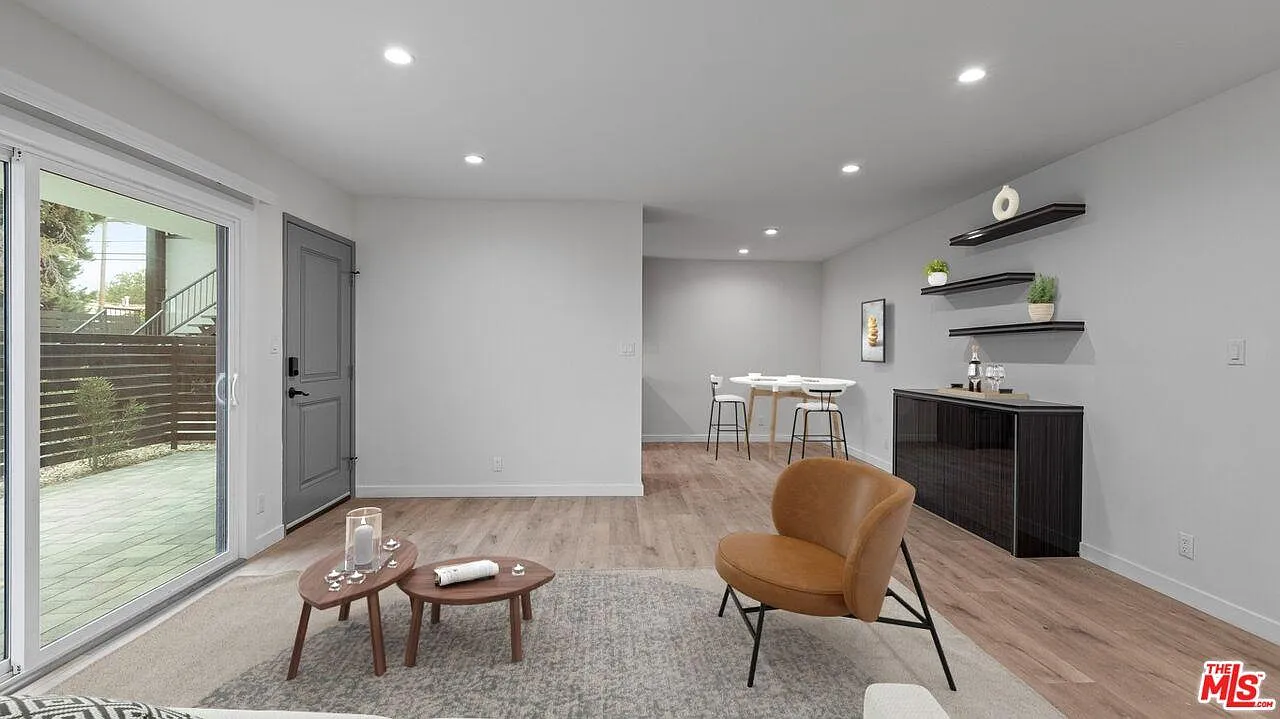 1 bed, 800 sqft, $3,000 — Photo 2