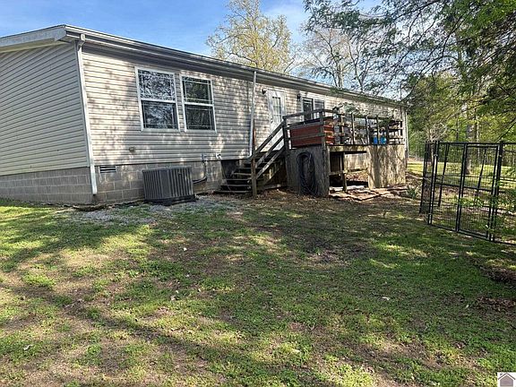 4th image of 243 Washburn Rd