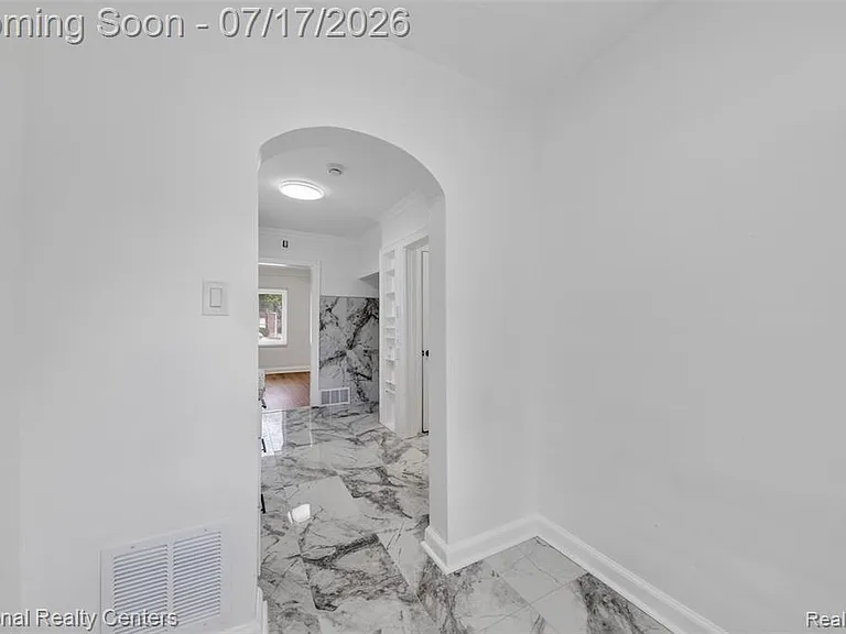 13527 Winthrop St — Photo 19