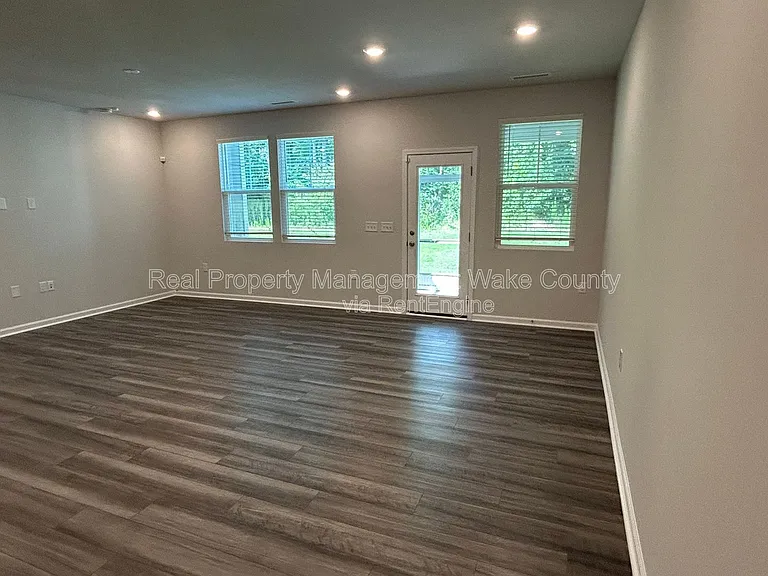 1605 Emory Ridge Way — Photo 18
