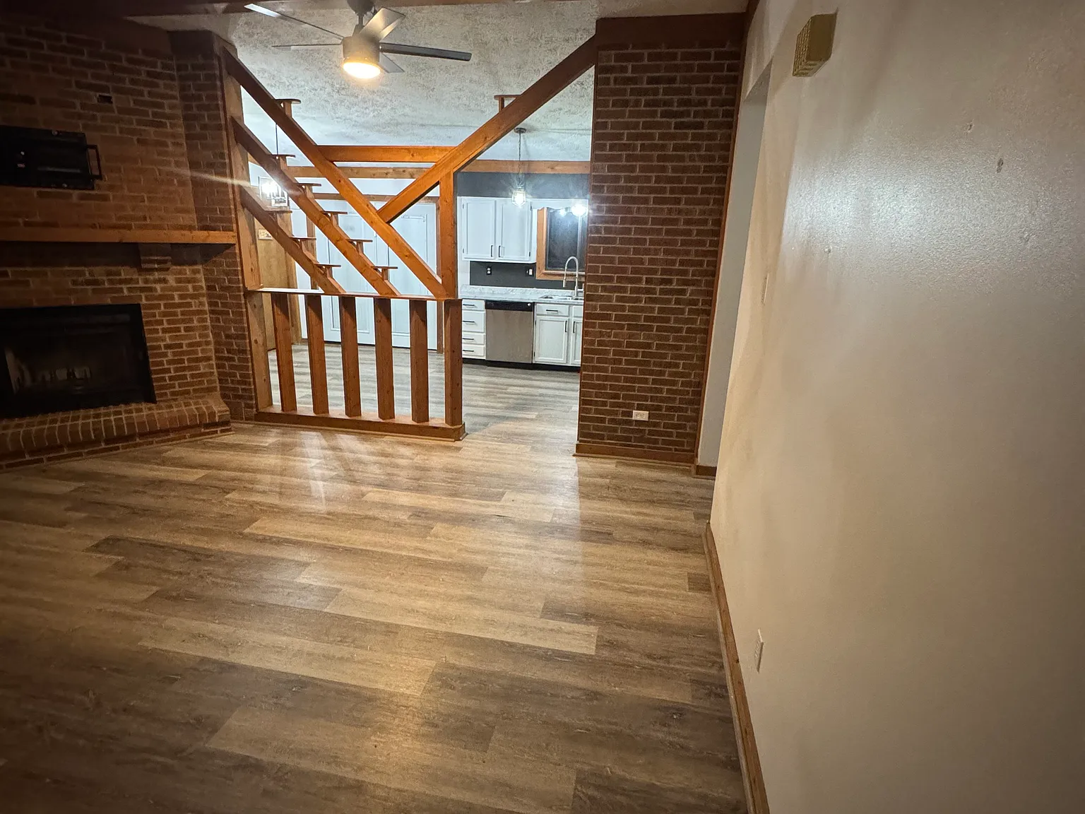 1264 Twin Oak Ln — Photo 2