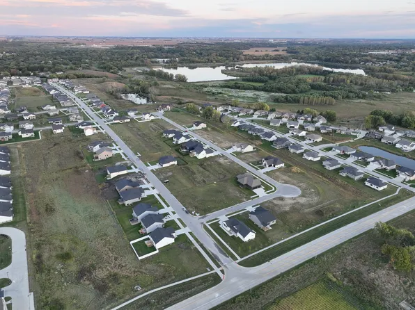 2206 Ketelsen Dr, Ames, IA 50010