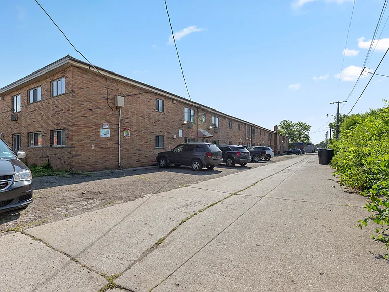 11611 Morang Dr — Photo 34