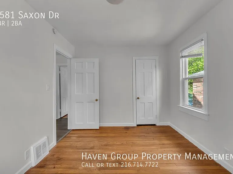5581 Saxon Dr — Photo 10