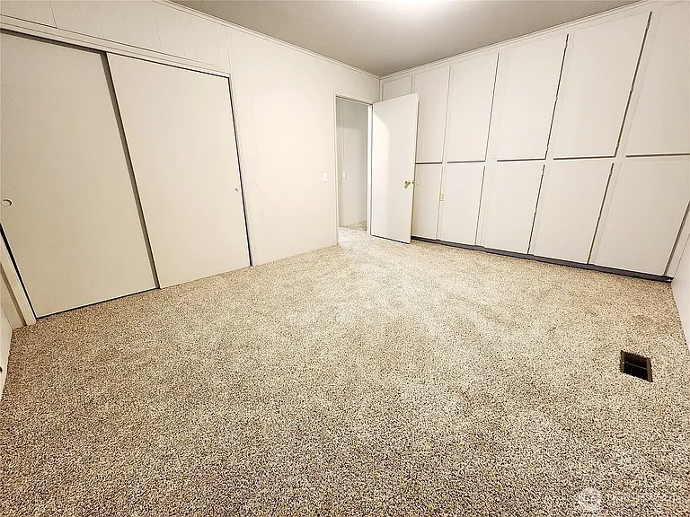906 W Anderson St — Photo 3