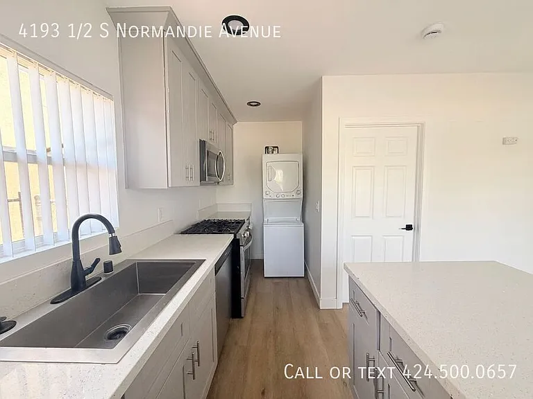 4193 1/2 S Normandie Ave — Photo 5