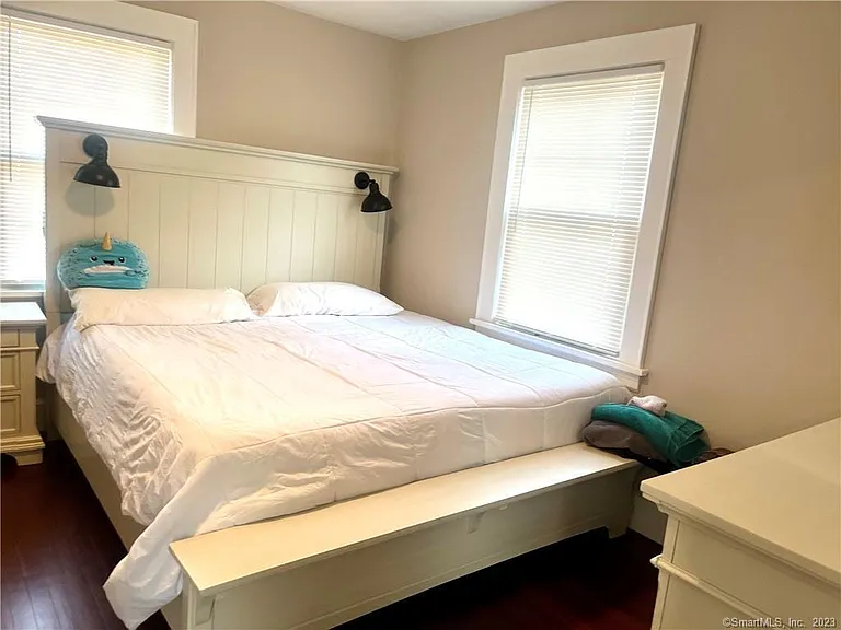 231 Nichols Ave — Photo 10