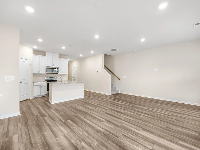 5253 Brailey Cir — Photo 3