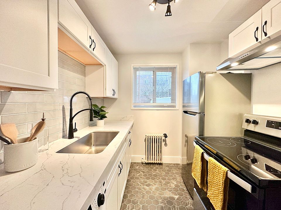 1st image of 702 2nd Ave W APT 102