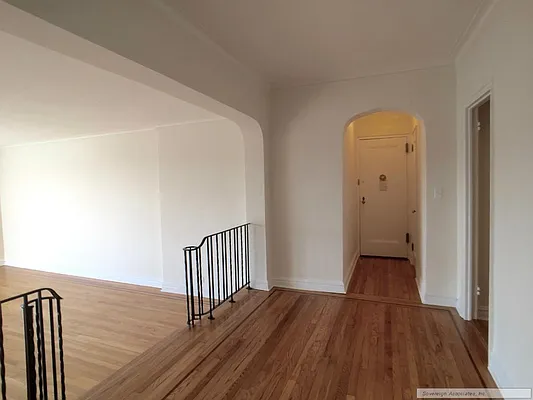 Rented by Sovereign Associates | media 26