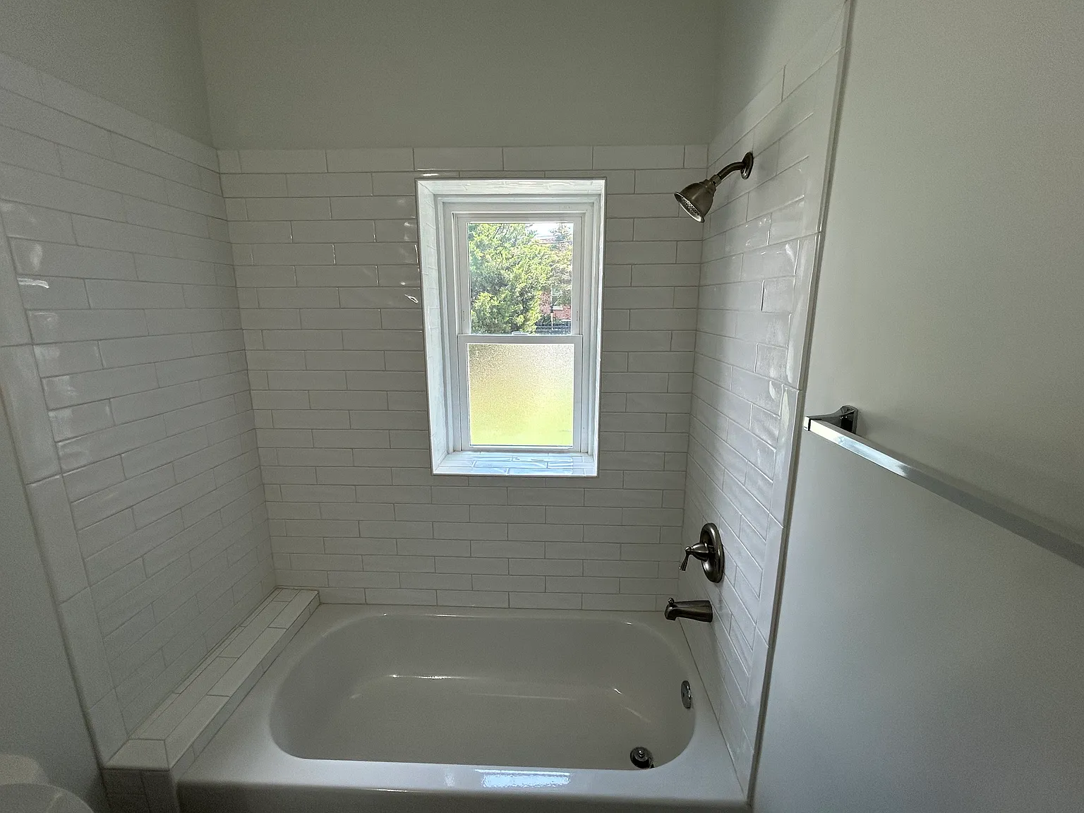 1 bed, $1,200 — Photo 4