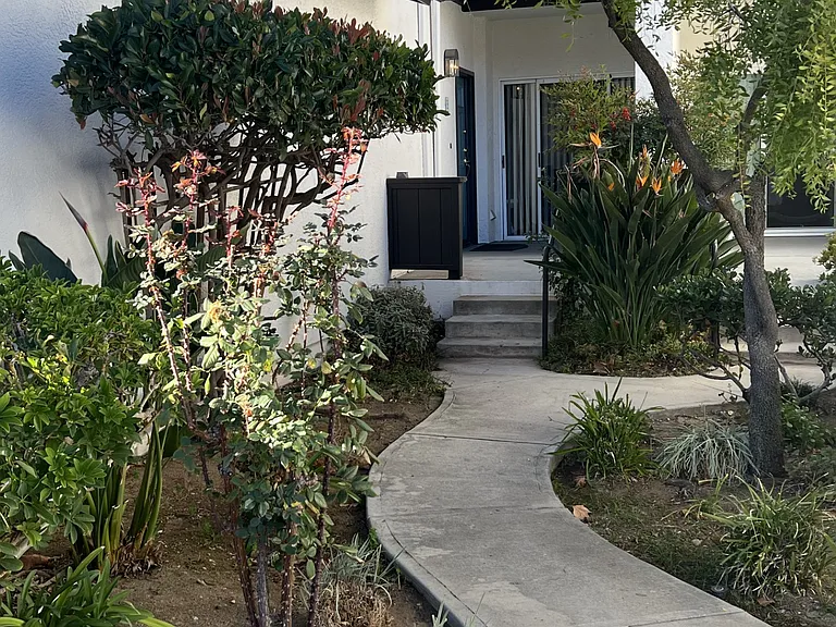 5533 Spanish Oak Ln #B — Photo 1