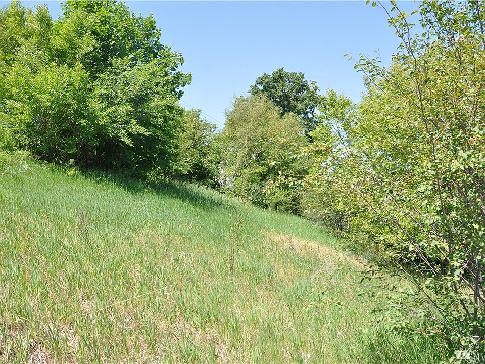 2nd image of 301 Kennedy Rd