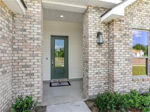 855 Dandelion Dr, Waggaman, LA 70094