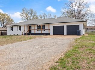 824 S Locust St, Buffalo, MO 65622