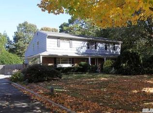 7 Otego Pl, Greenlawn, NY 11740