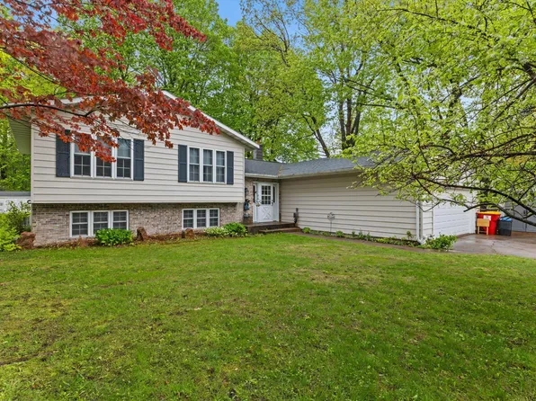 2305 Forest Path, Cumberland, WI 54829