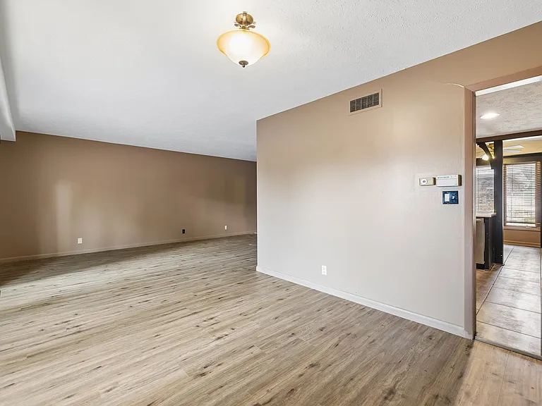 7541 Old Post Rd #14 — Photo 30