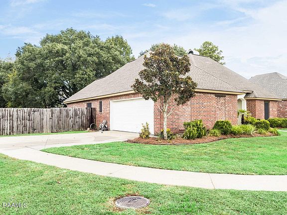 3rd image of 301 Lahasky Dr