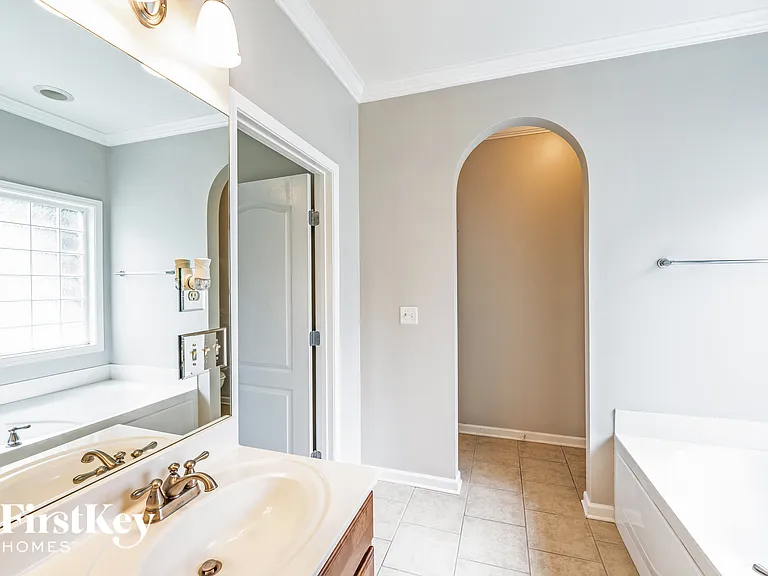 995 Valley Cir — Photo 10