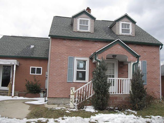 1st image of 213 N Blanchard St