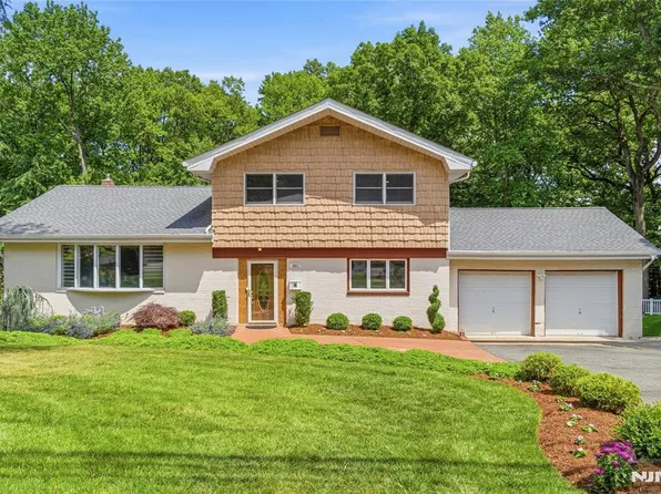 651 Floyd St, Englewood Cliffs, NJ 07632