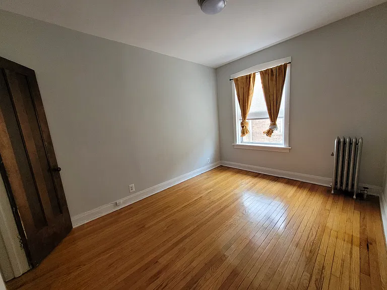 1233 W Chase Ave #3 — Photo 4