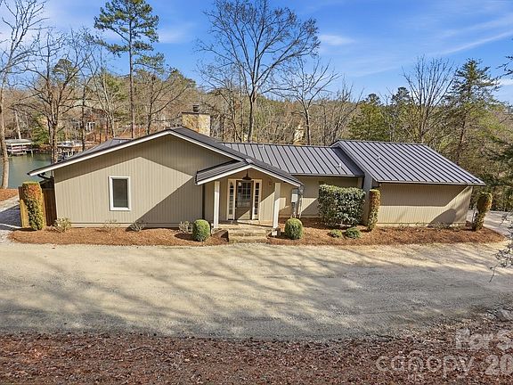 3rd image of 2295 Sussex Rd