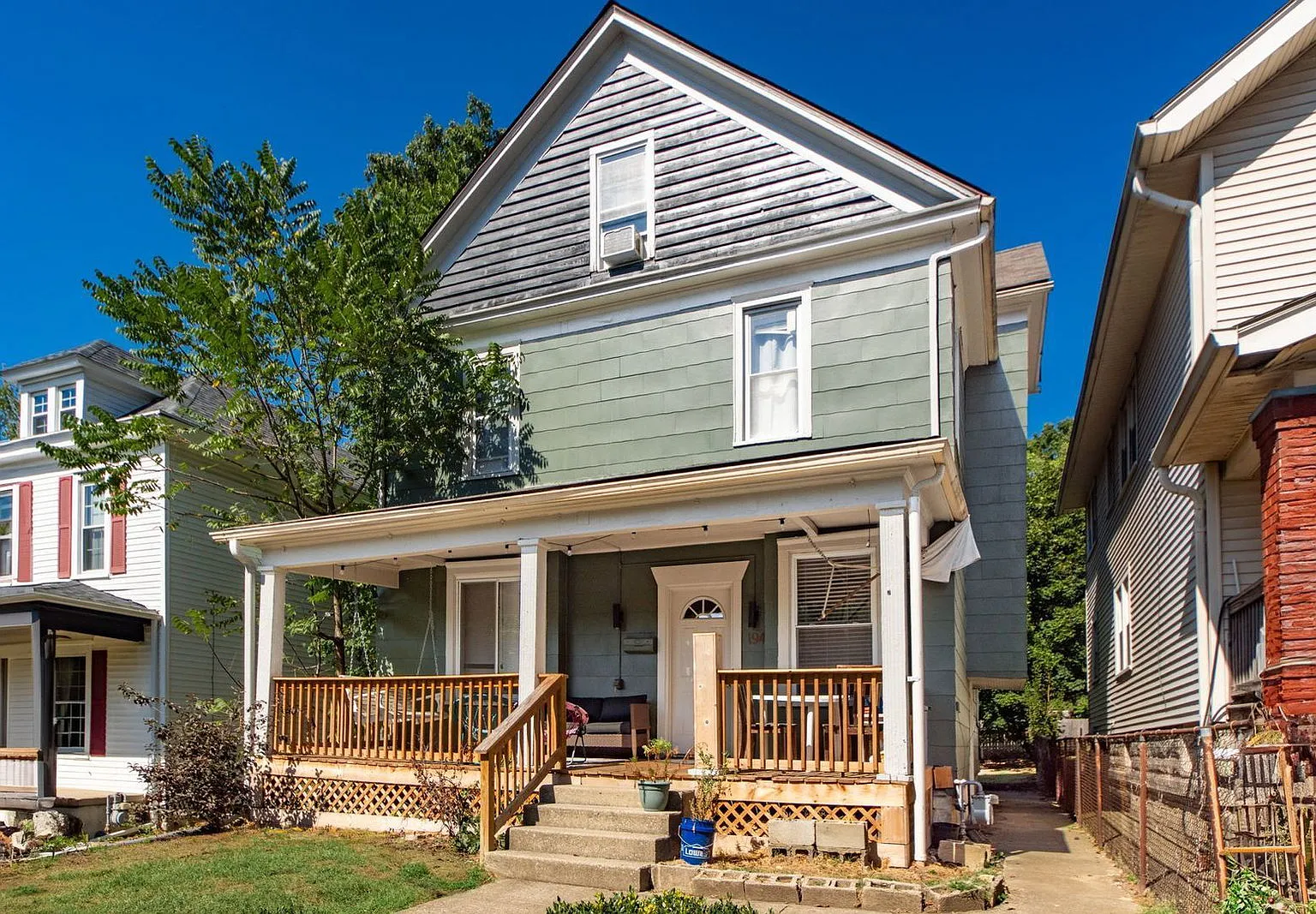 6 bed, 2.0 bath, $3,895 — Photo 2