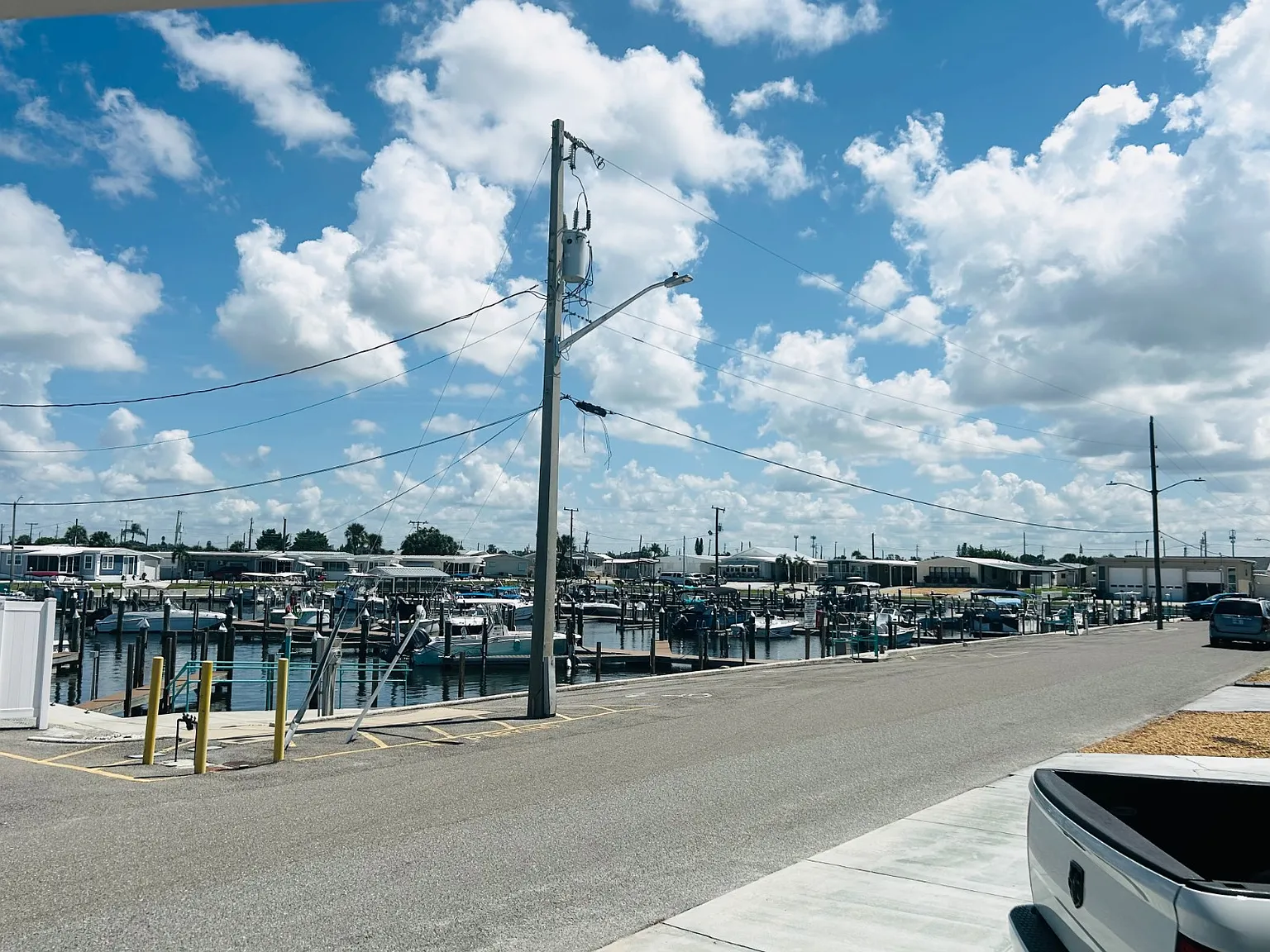 1 bed, 2.0 bath, 1000 sqft, $2,000 — Photo 4