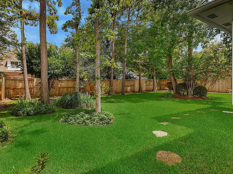 14 Graceful Elm Ct — Photo 33