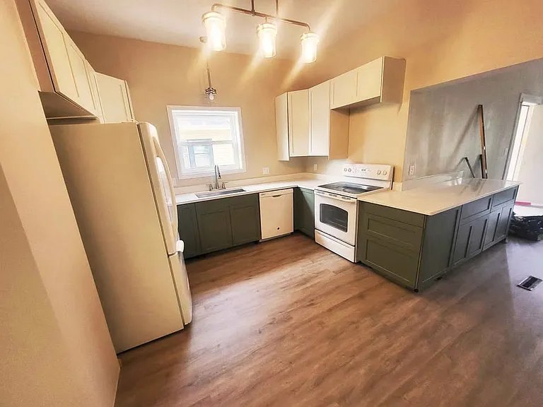 544 N Chatham St — Photo 9