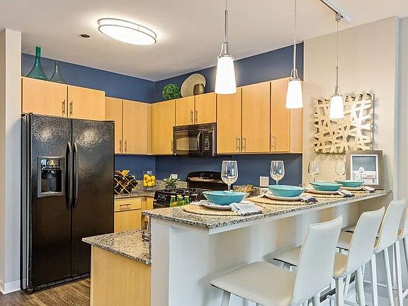 2nd image of 1221 W Arthur Ave #517